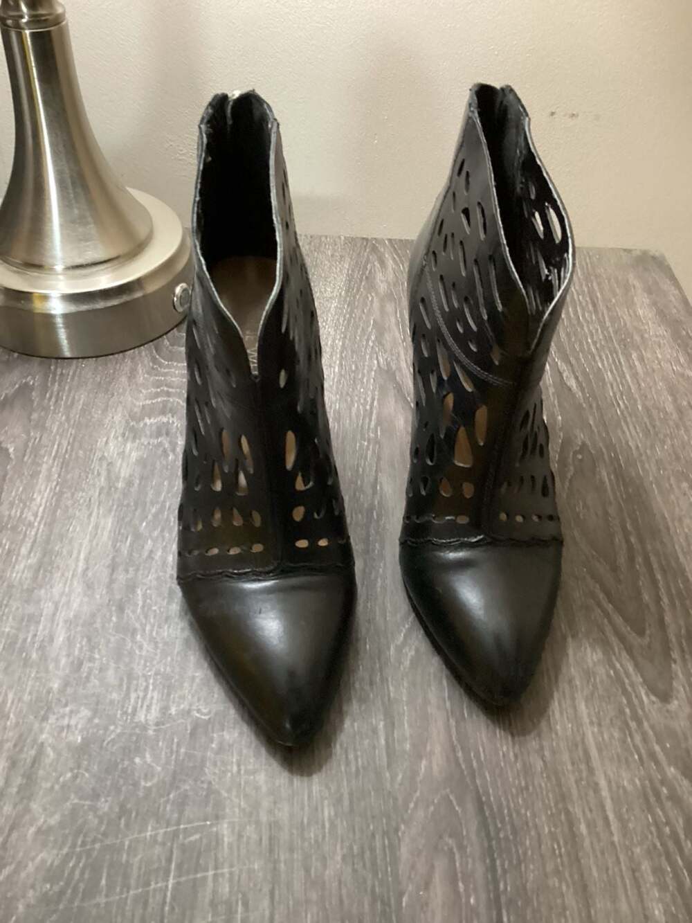 Nine West Darenne Heeled Bootie Size 8.5M Black Leather Cutout